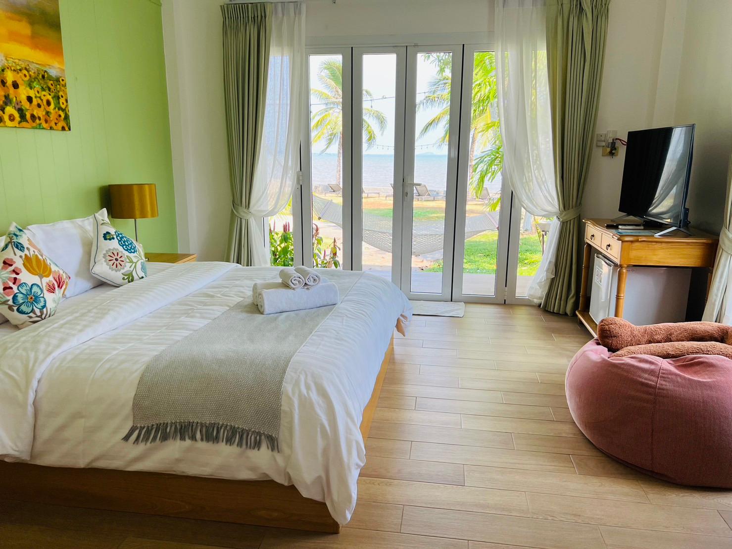 Room, King Bed, Sea View