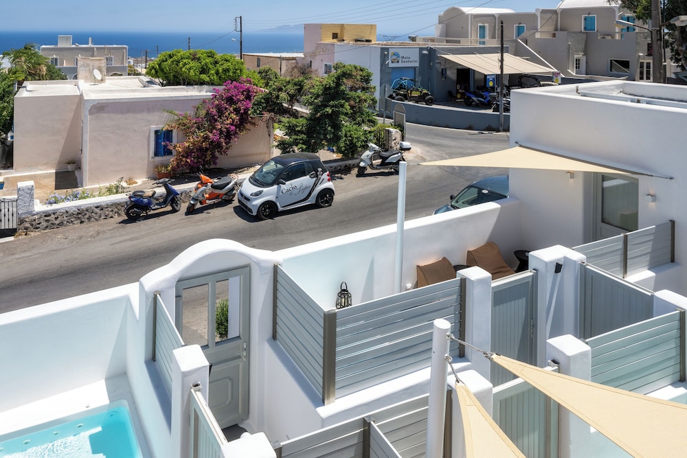 Hill Suites 4/50
