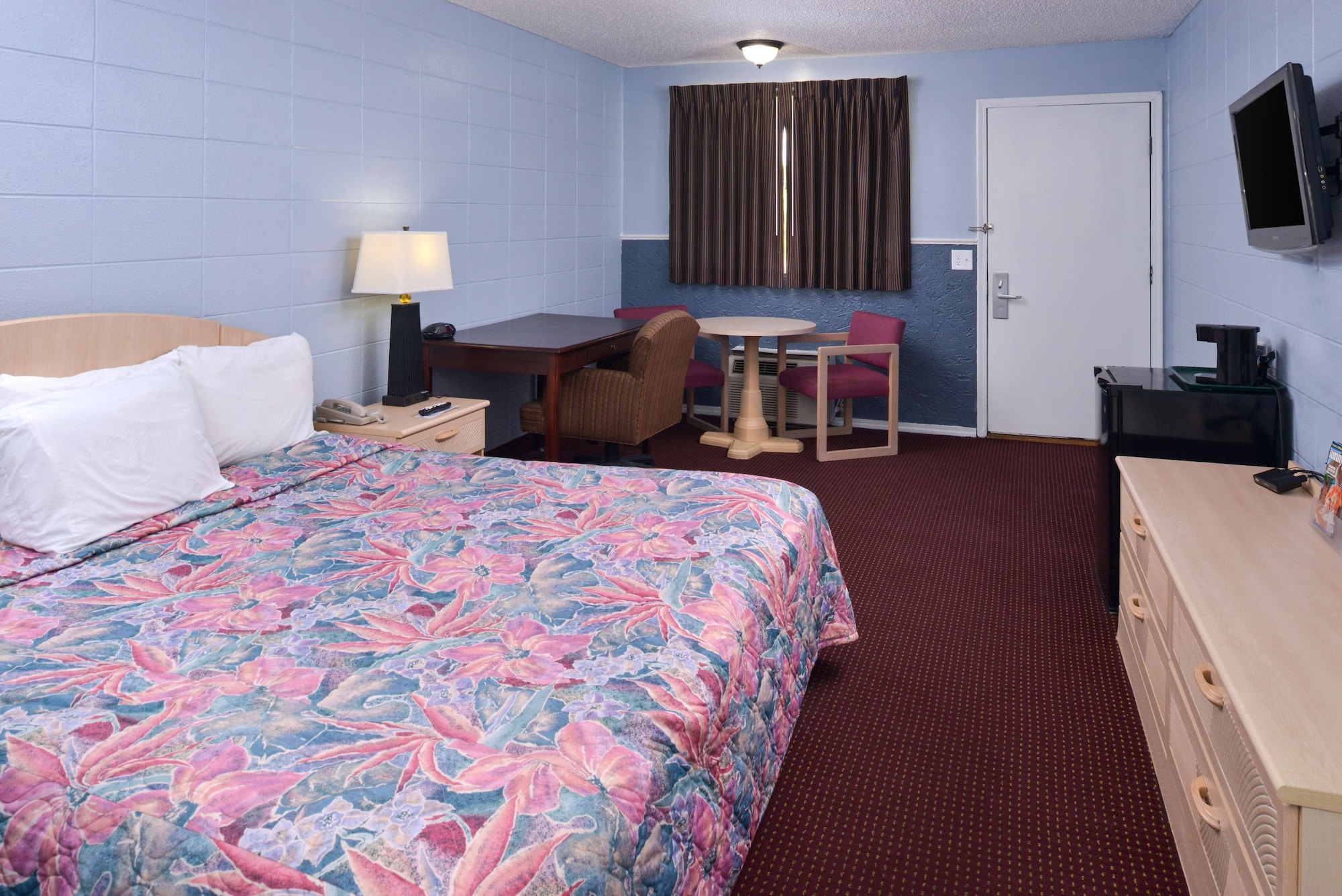 ROOM, KING BED, JETTED TUB
