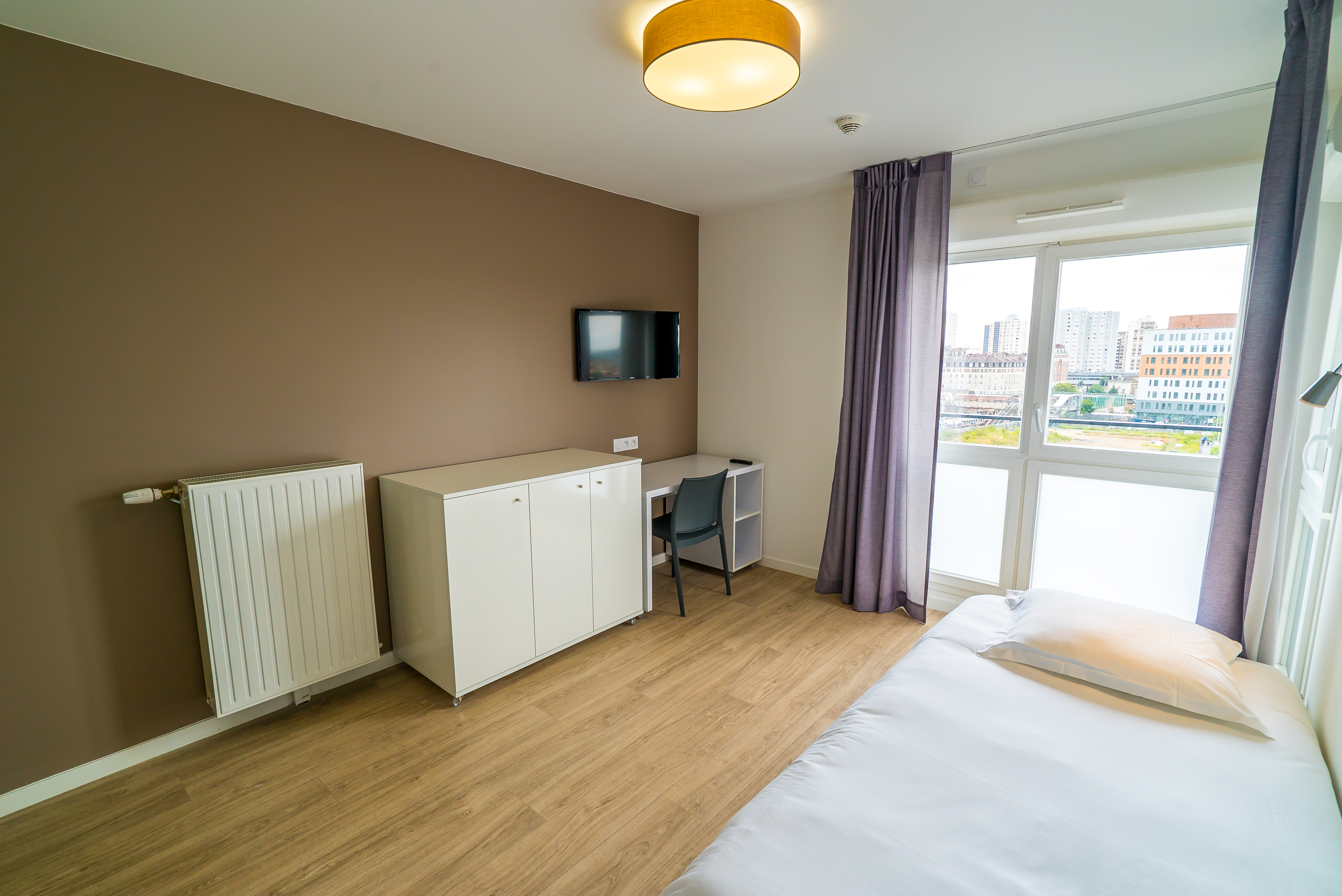 Economy, Studio, King Bed