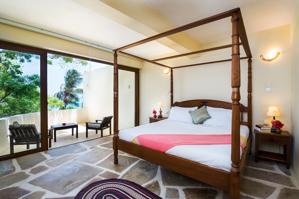 Blue Marlin Beach Hotel 11/50