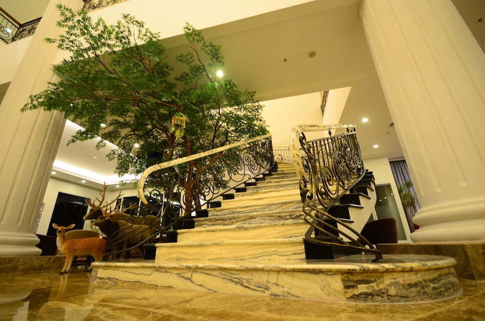 The Sahira Hotel 24/40