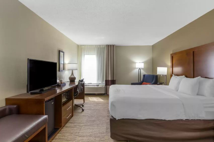 ROOM, KING BED