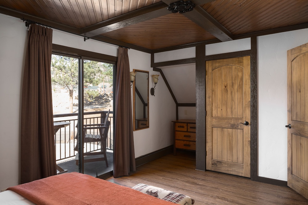The Landing at Estes Park - Riverside Retreat 47/77