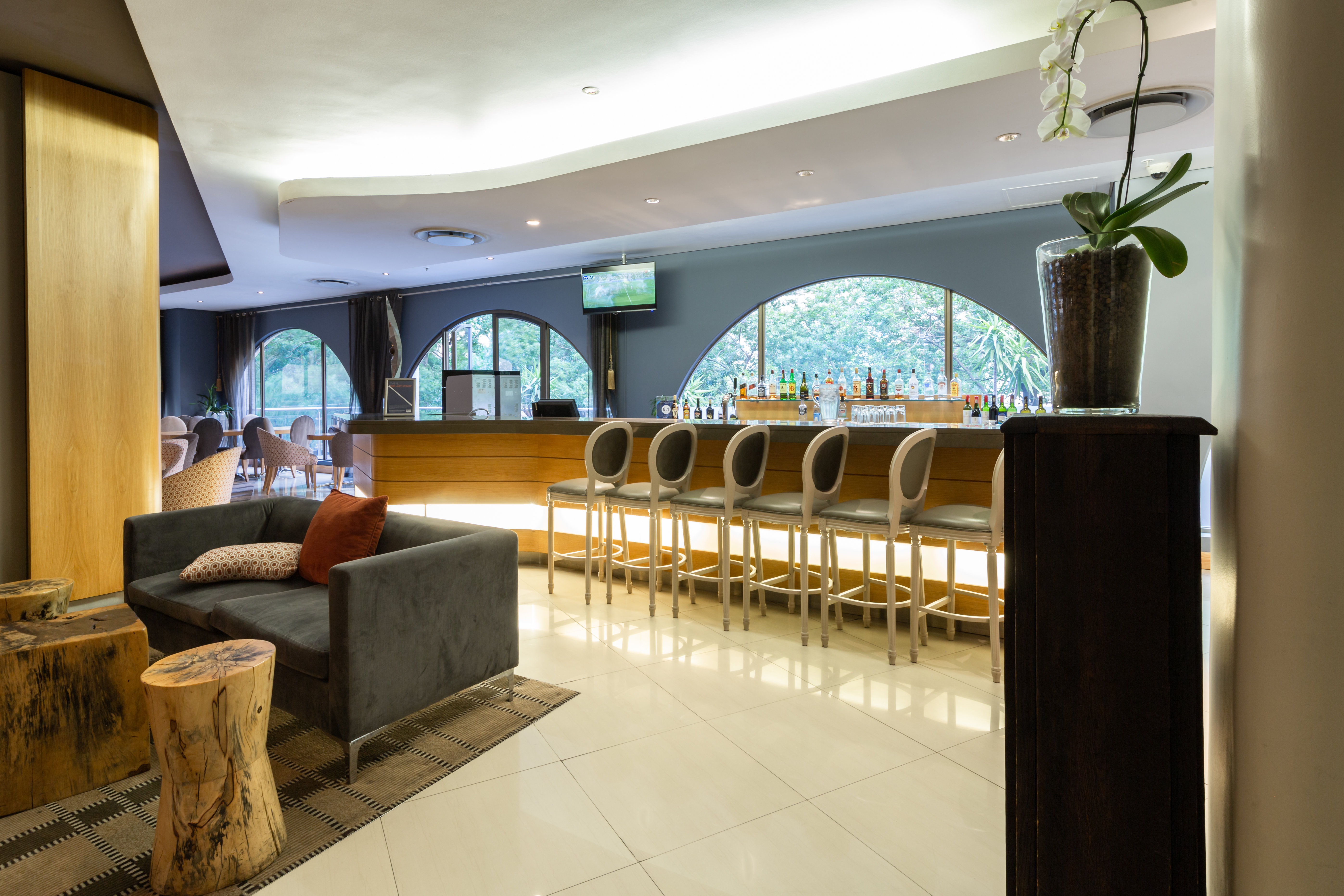 HOLIDAY INN EXPRESS CAPE TOWN CITY CENTRE 11/50
