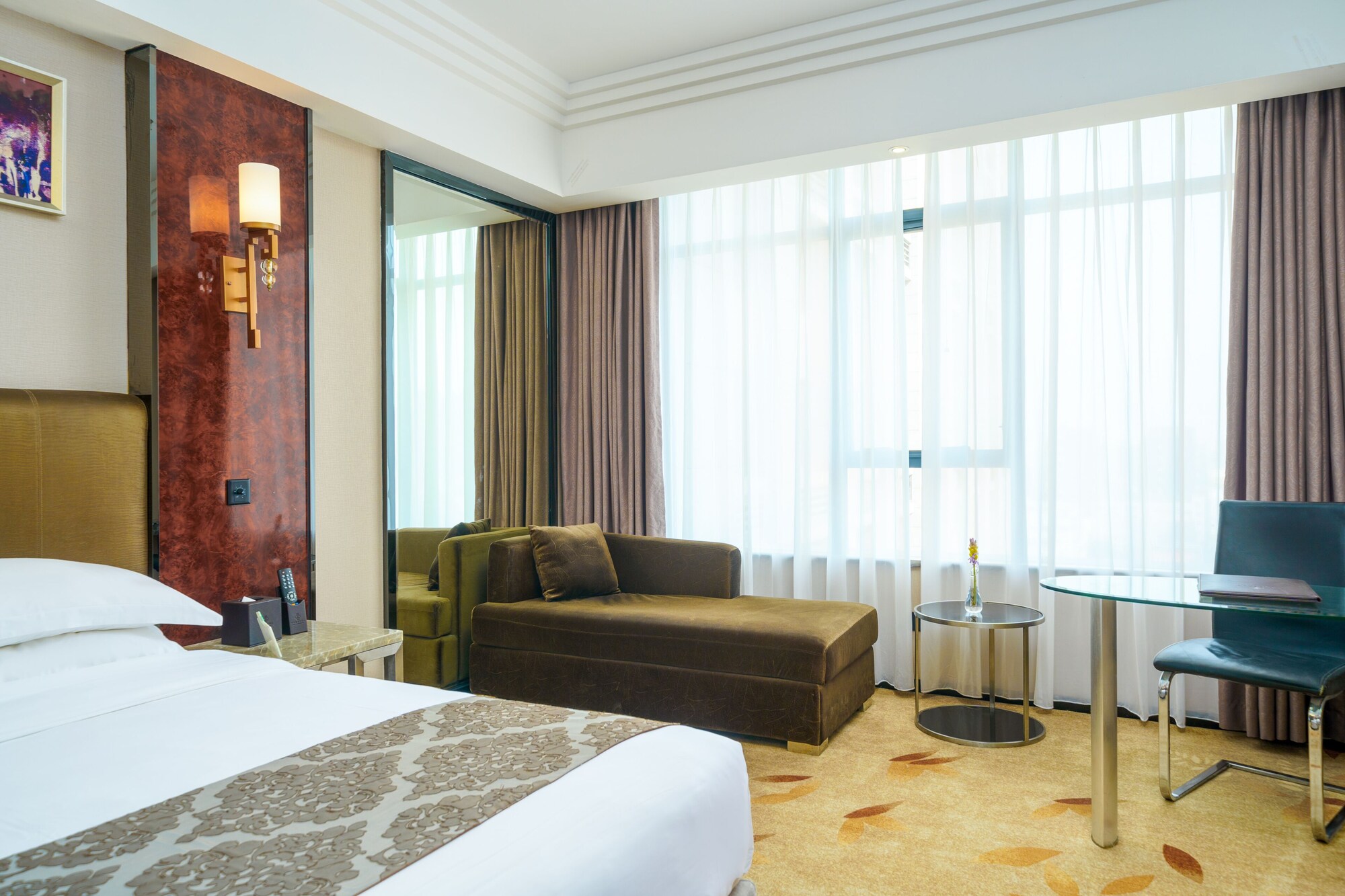 BUSINESS, DOUBLE BED