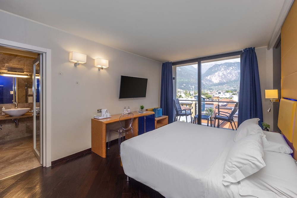 Classic, Double Bed, Balcony