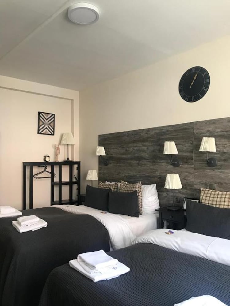 Hamburg Room 12/50