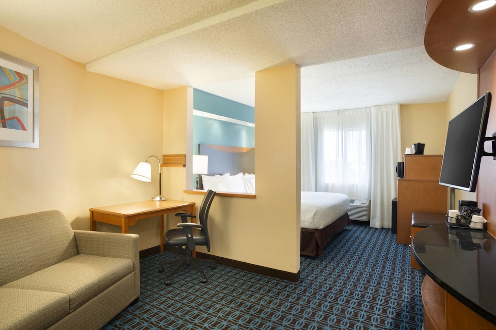 Fairfield Inn & Suites Dallas Plano 22/34