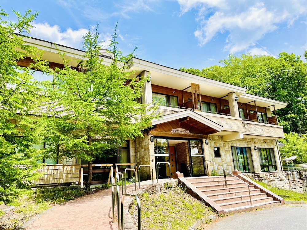 Lake Side Nikko Hotel 3/68