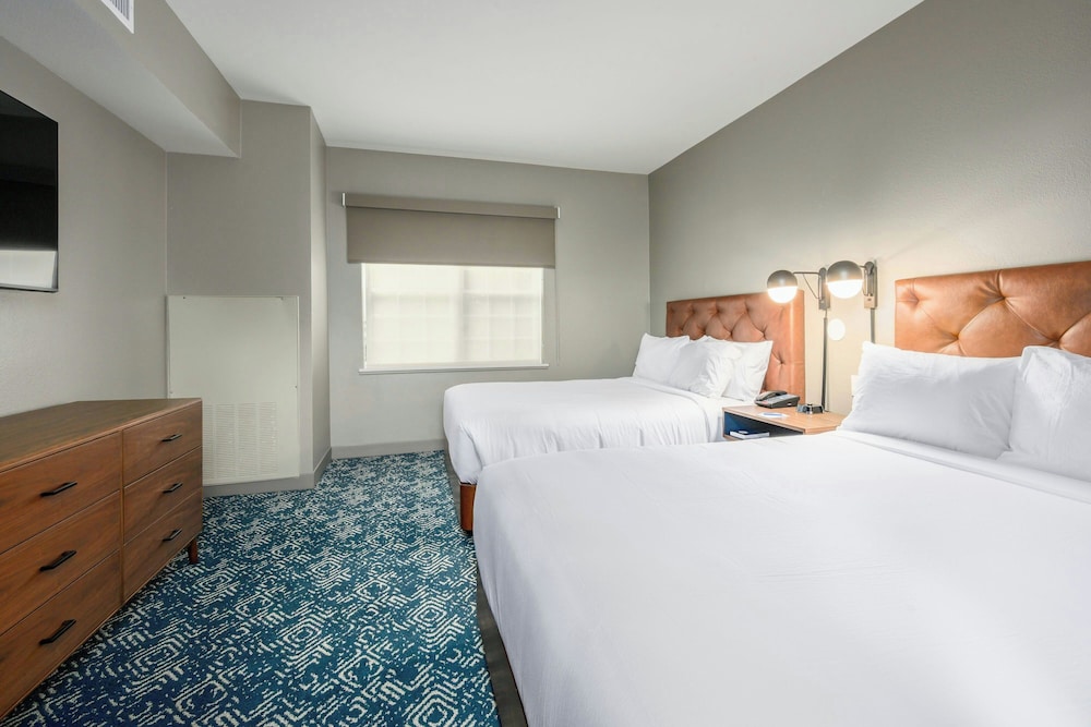 1 Bedroom, Suite, 2 Queen Beds, Sofa