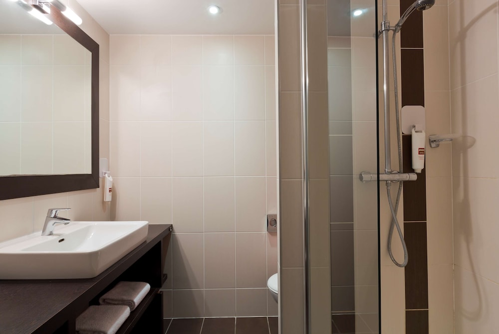 Hotel Kyriad Design Enzo Thionville 53/56