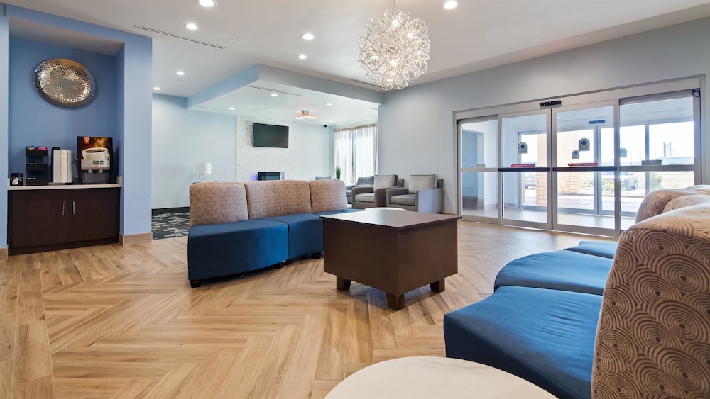 Best Western Plus Buda Austin Inn and Suites 7/35