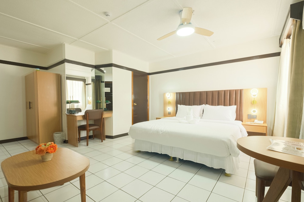 Orchid Inn Resort 30/57