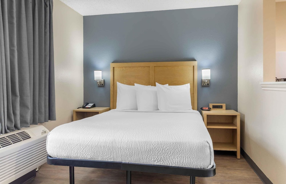 Deluxe, Studio, Queen Bed, Sofa, Extended Stay America - Arlington - Six Flags 4/10