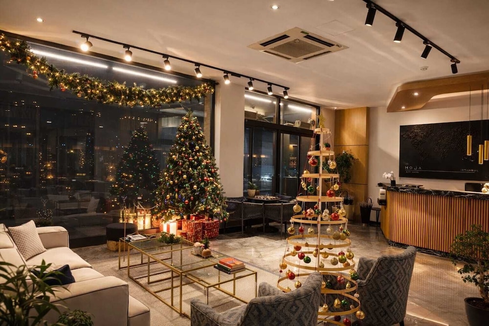 Moja City Hotel 12/16