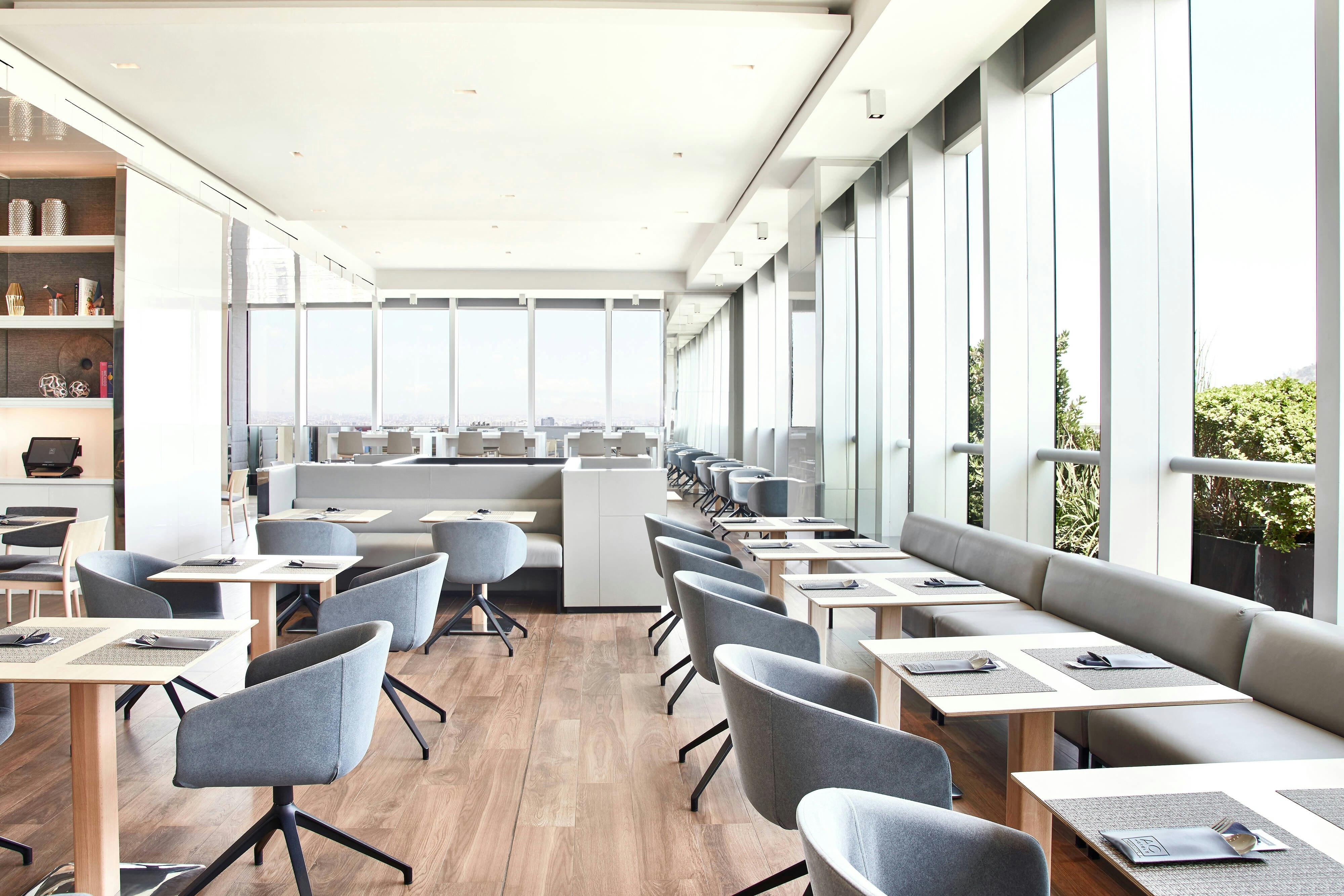 AC Hotel Santiago Costanera Center 40/65