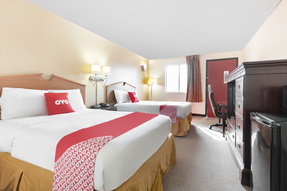Room at OYO Hotel Tulsa International Airport, TULSA - OK