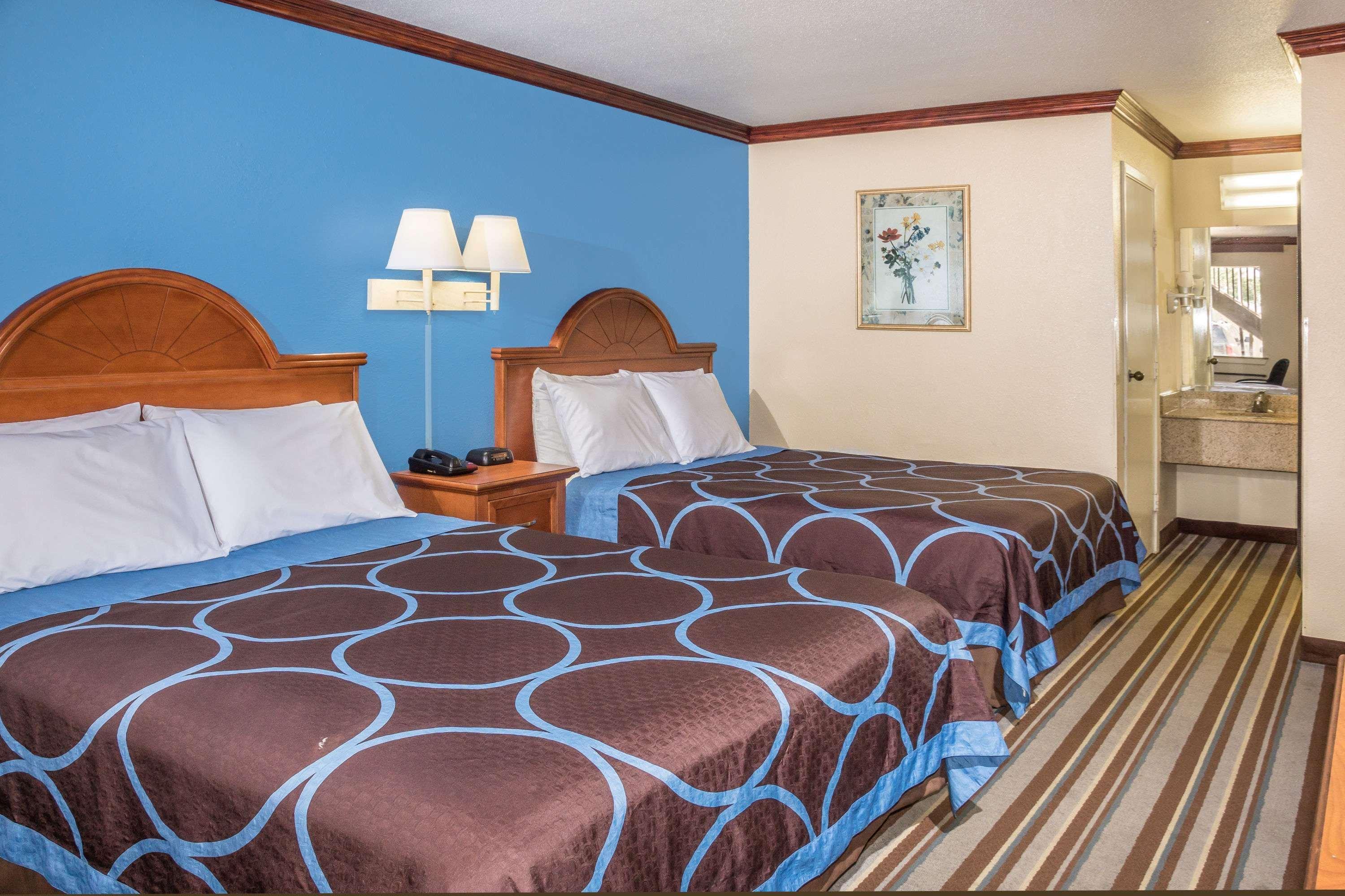 Room, 2 Queen Beds