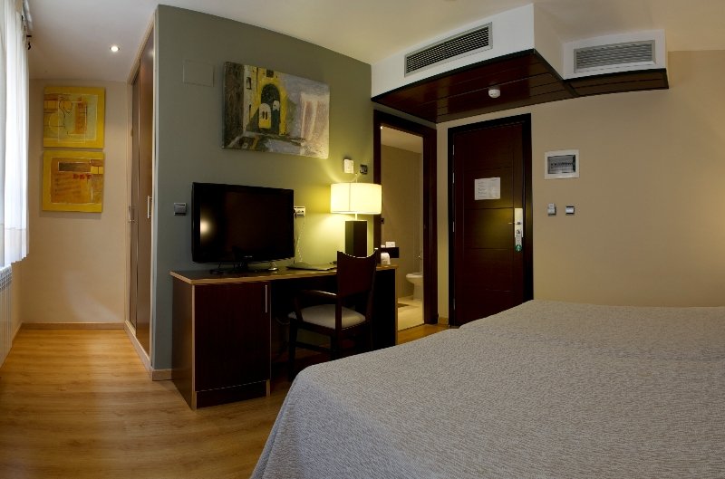 Hotel Ciudad de Sabinanigo 15/30