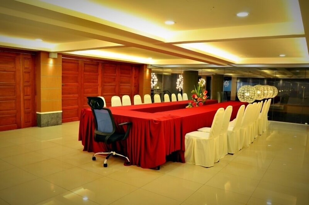 Yew Boutique Hotel 27/37