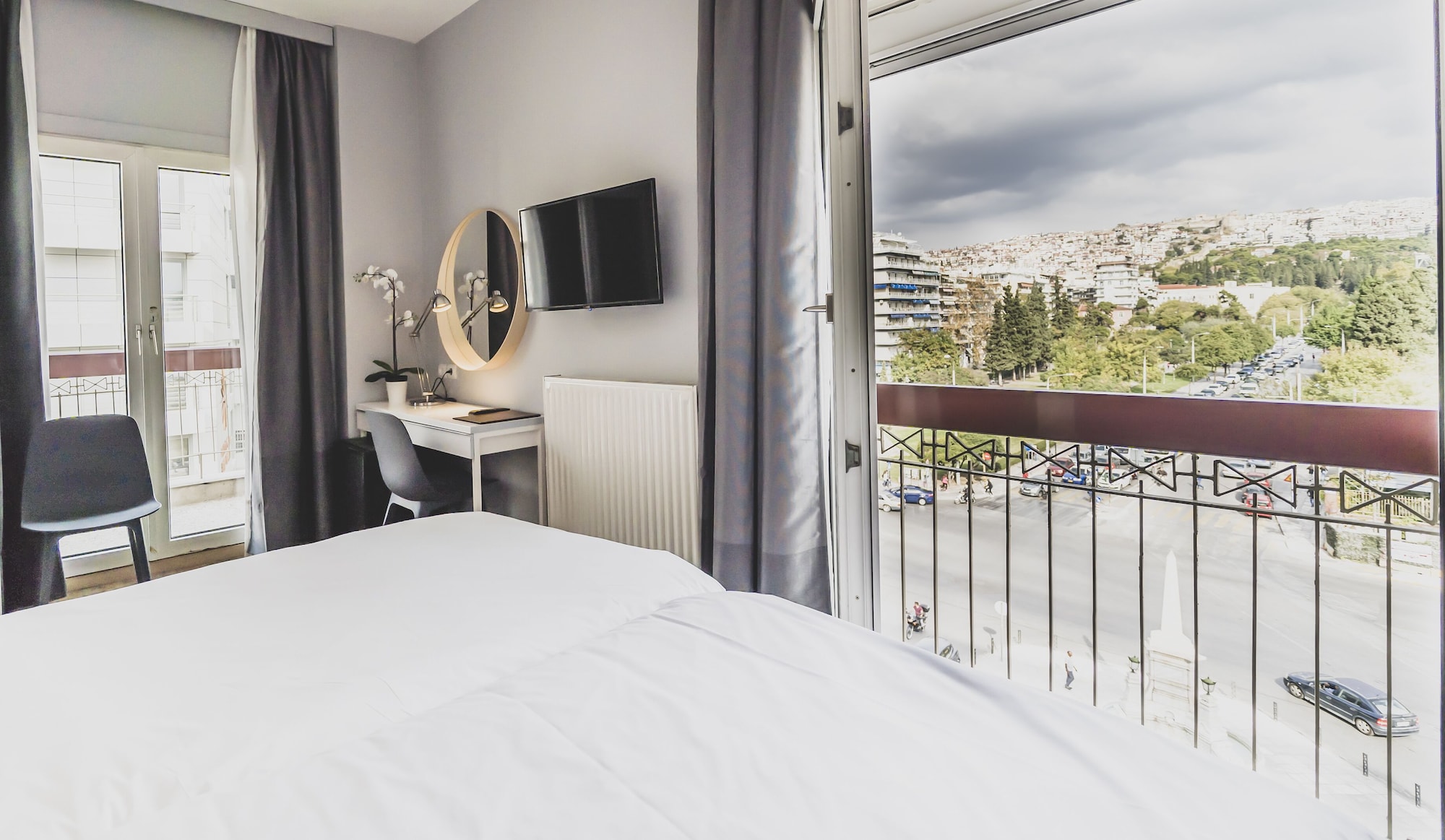 ROOM, QUADRUPLE