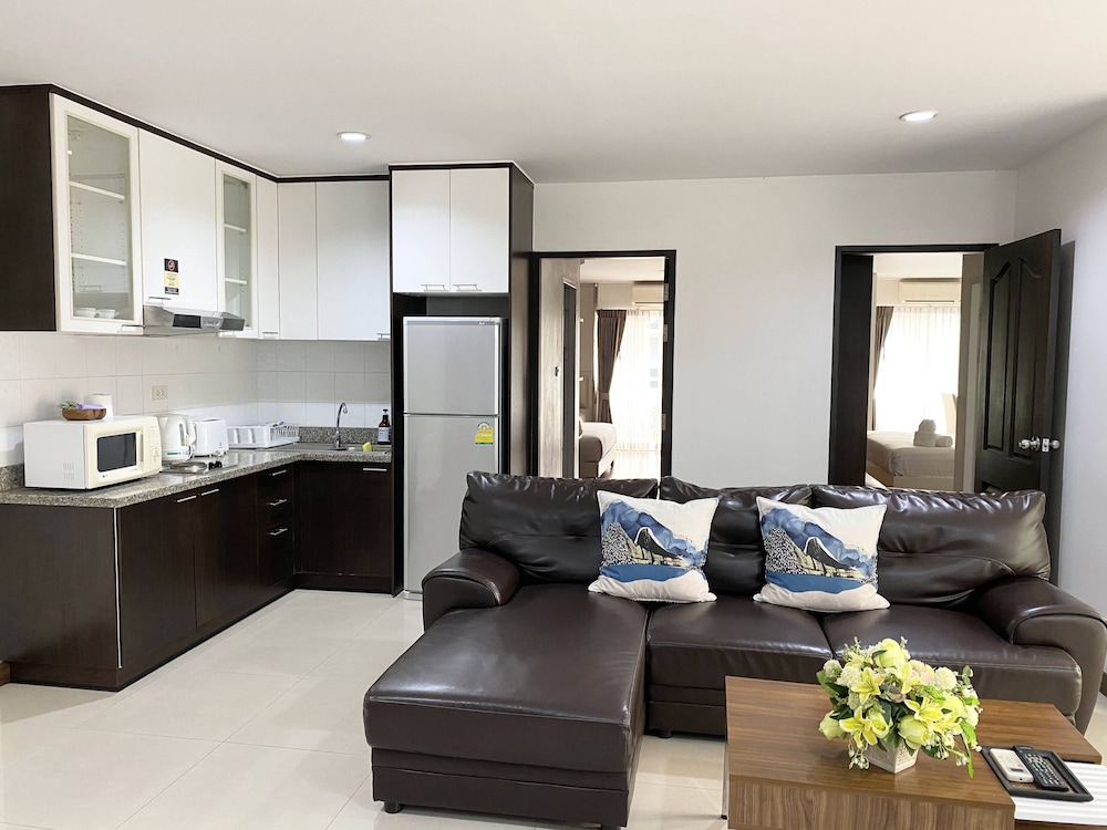 14 Place Sukhumvit Suites 41/66