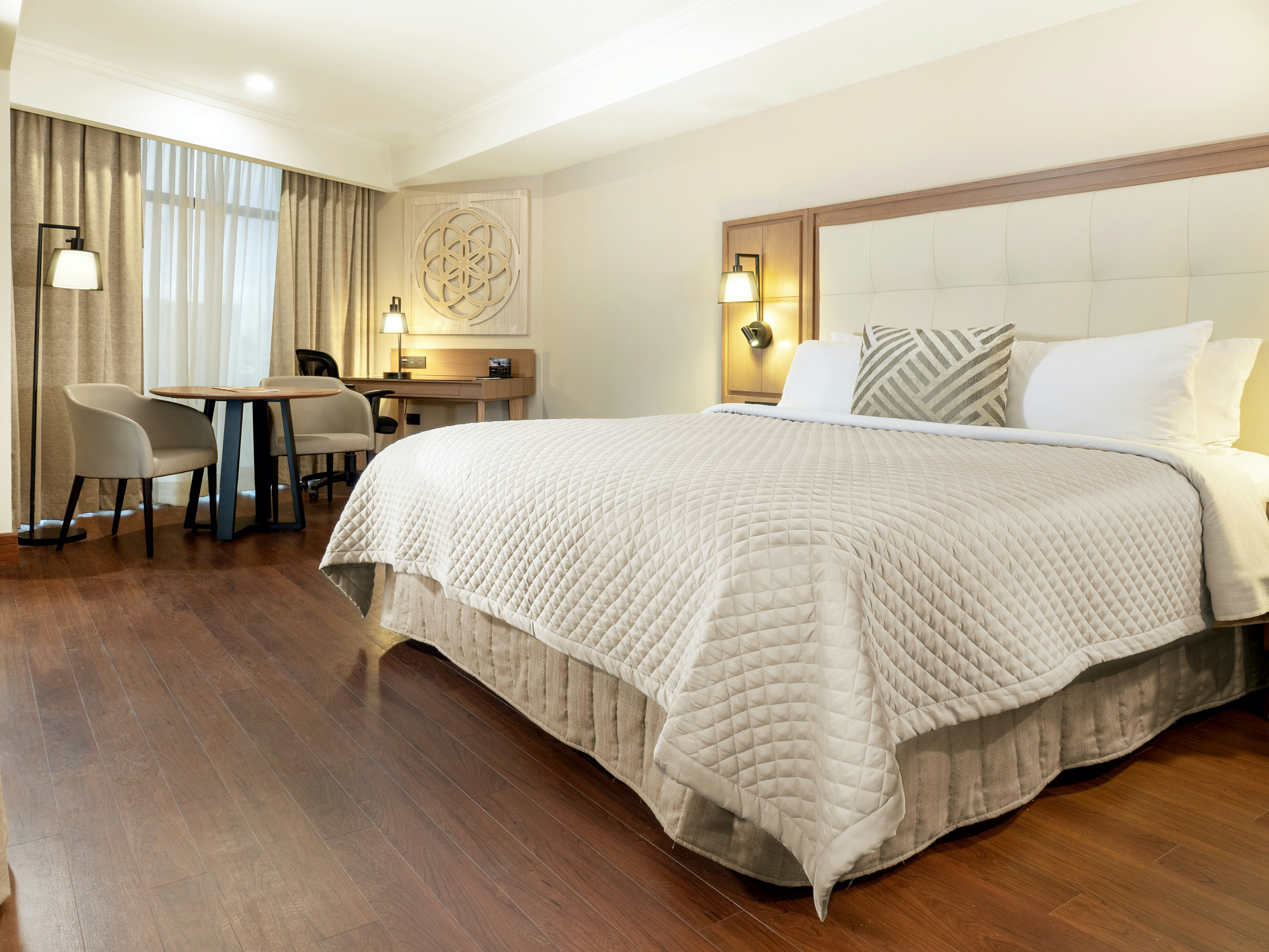 SUPERIOR, KING BED, BALCONY