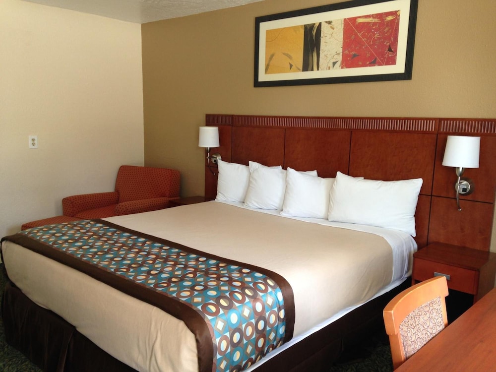 Escondido Lodge 20/56