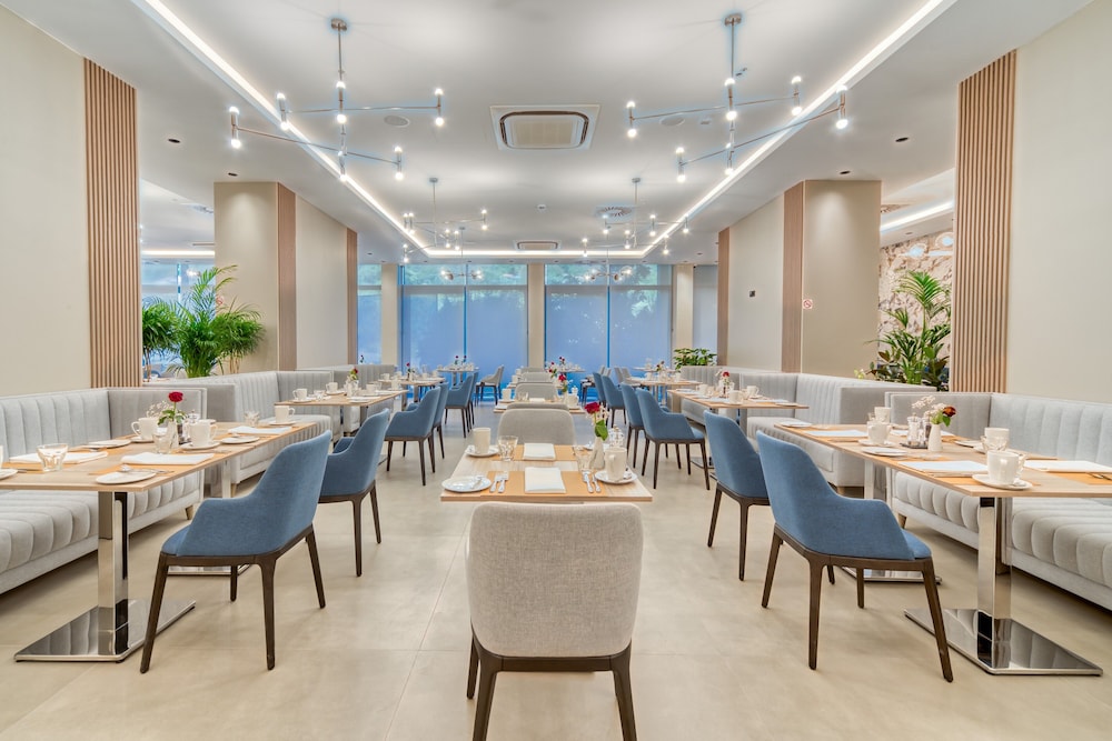 Hyatt Regency Kotor Bay Resort 35/50