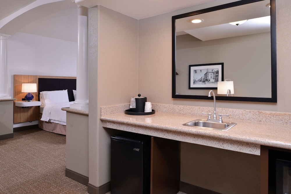 Hampton Inn and Suites Woodland - Sacramento Area 8/53