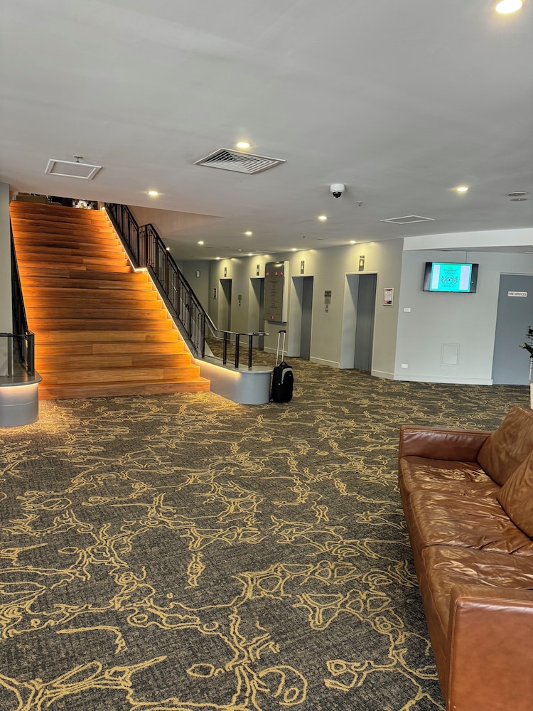 HOTEL GRAND CHANCELLOR TOWNSVILLE 12/62