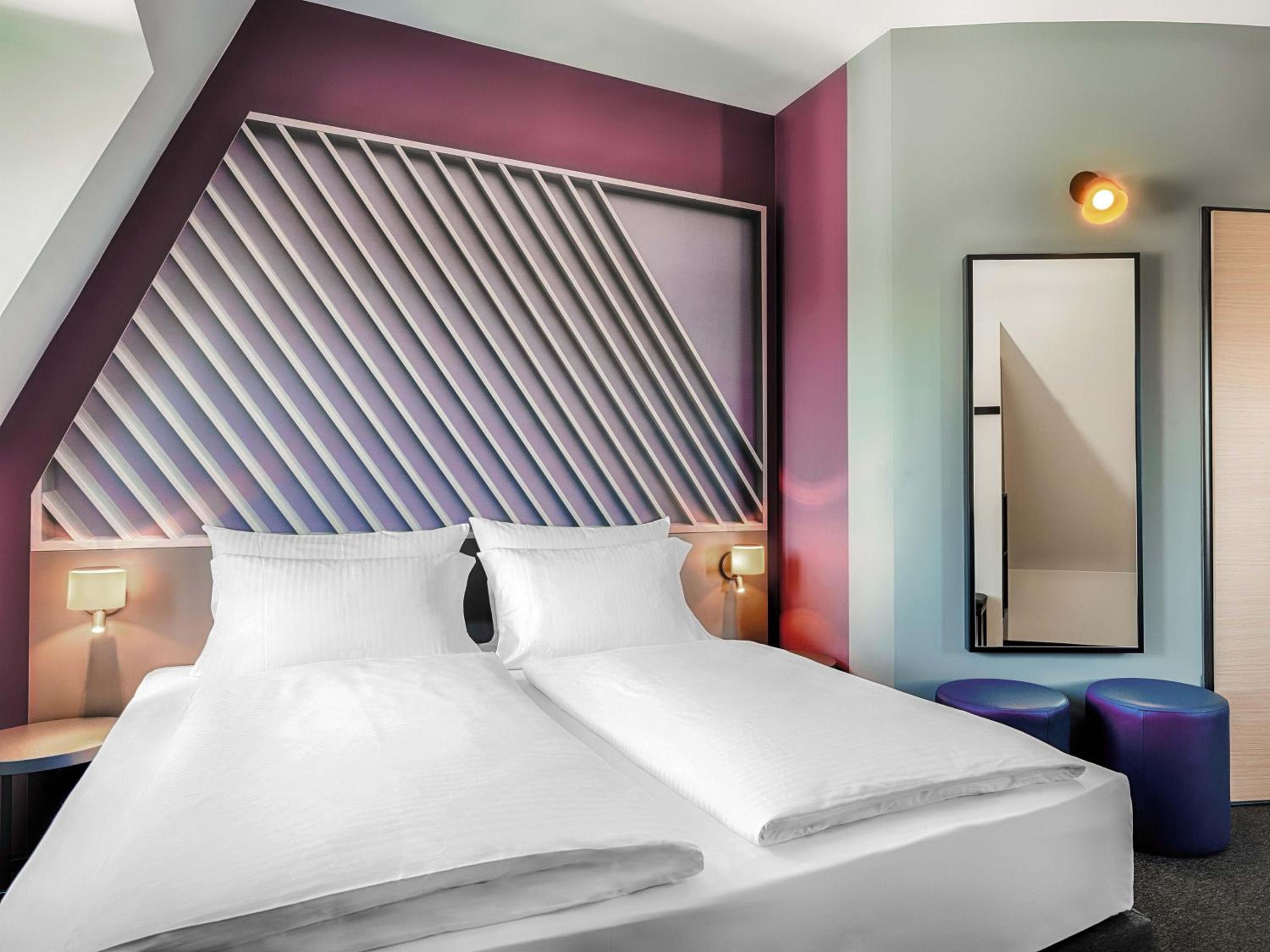 Room, Single, Twin Beds
