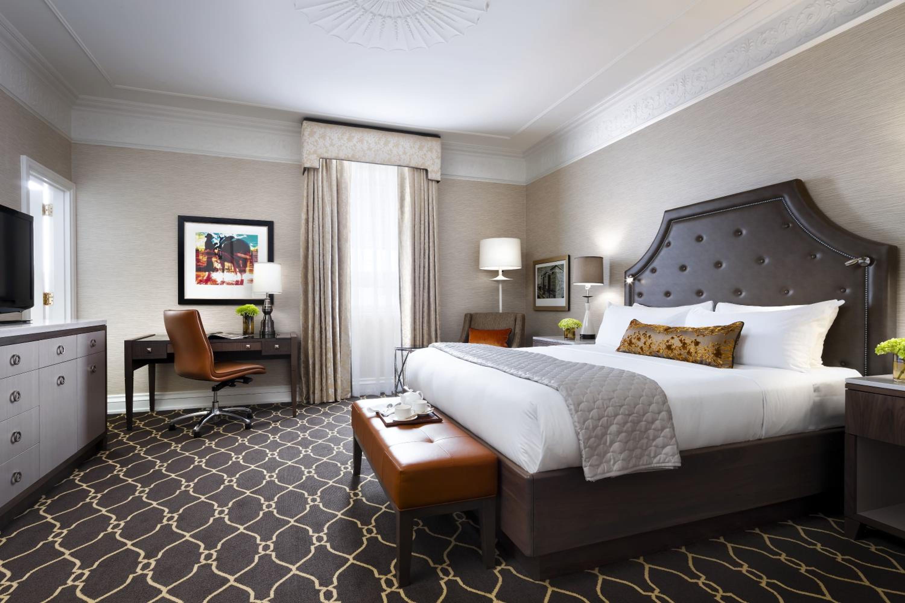 Deluxe, King Bed, Queen Bed, City or Courtyard View