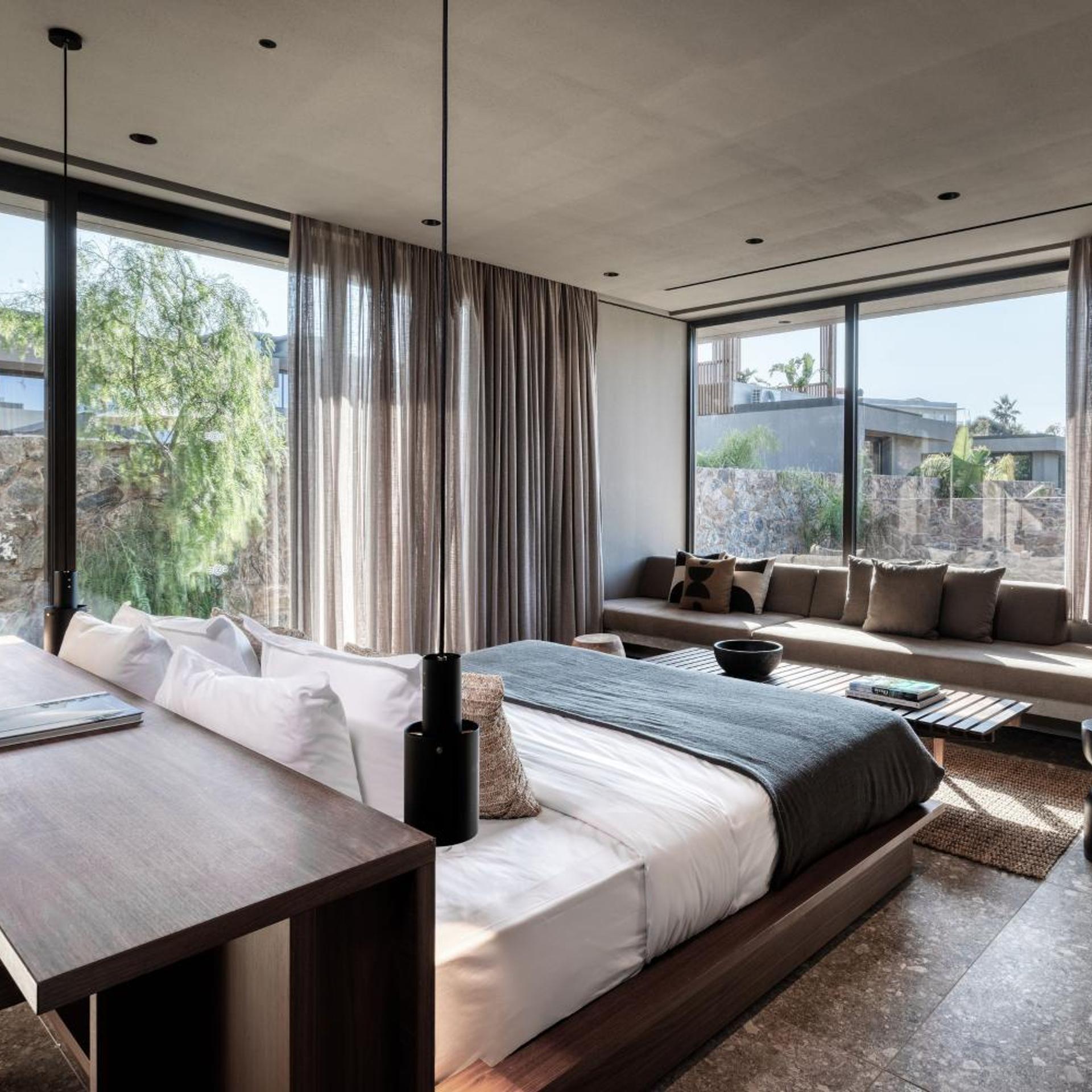 Open Plan, Guest Room, Suite, King Bed