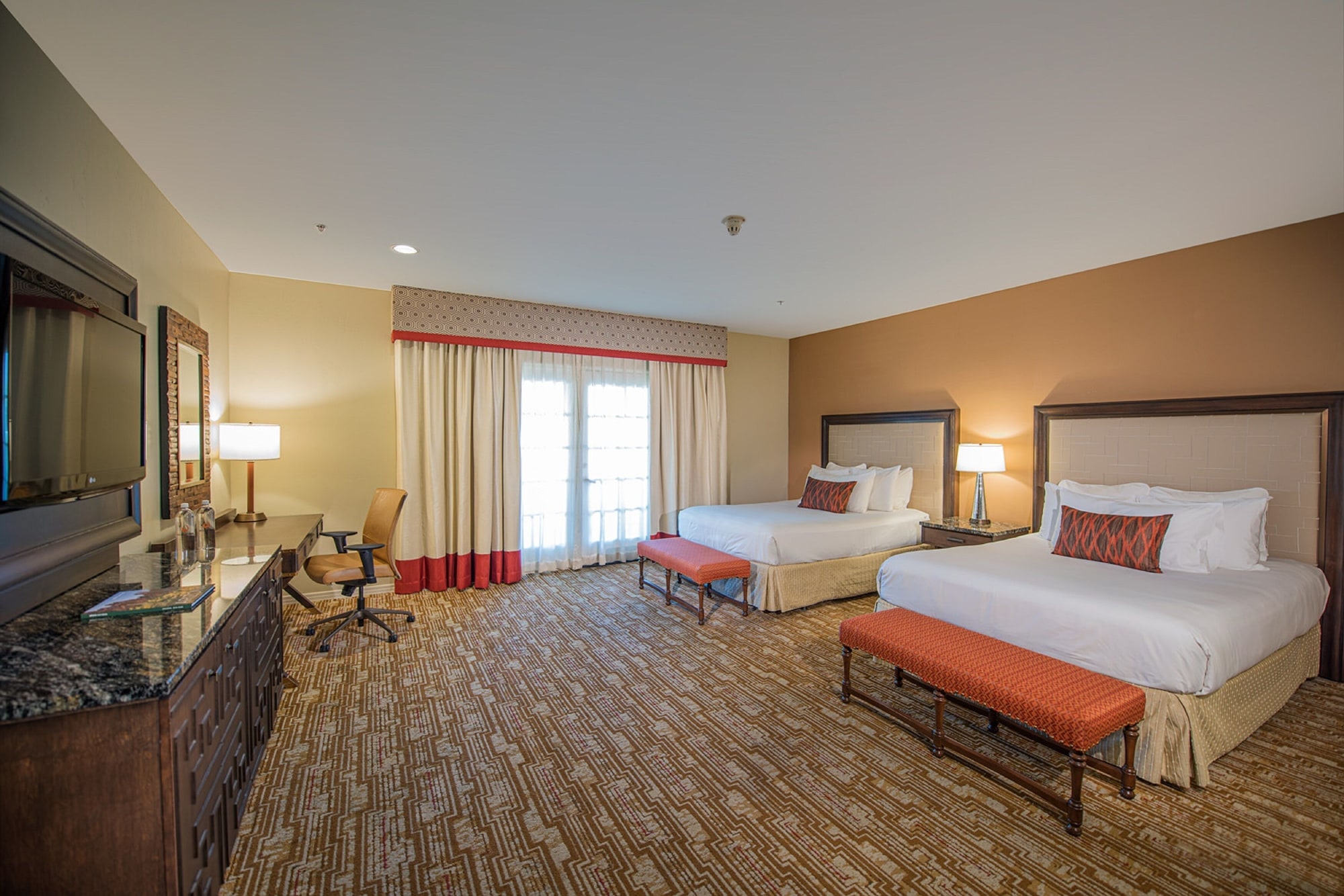 Oasis, 2 Queen Beds