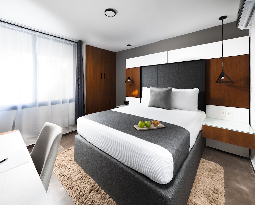 2 BEDROOMS, DELUXE, KITCHEN