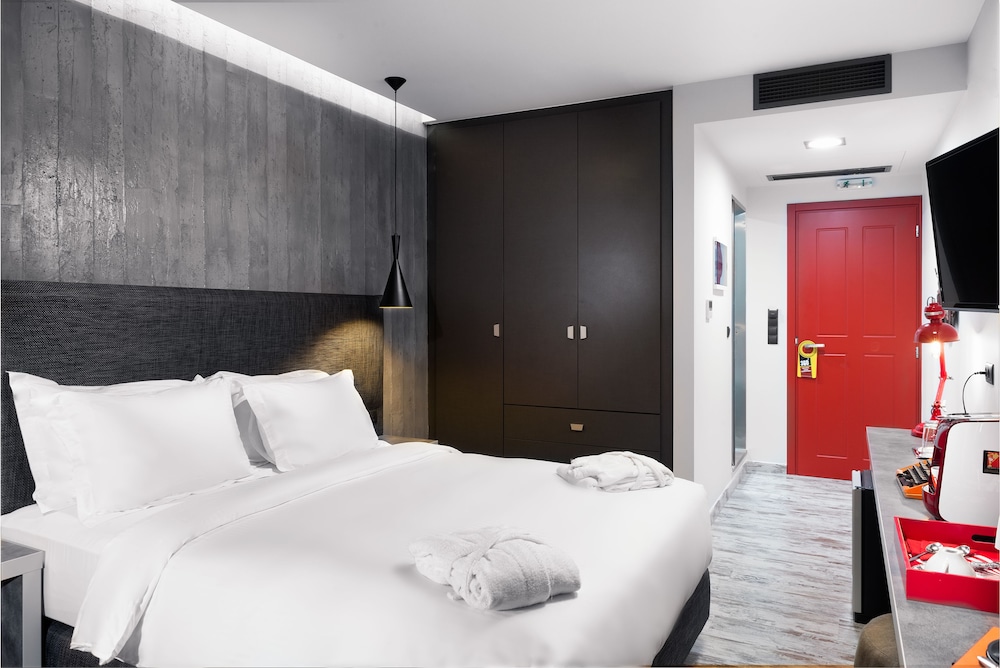 STANDARD, DOUBLE OR TWIN BED