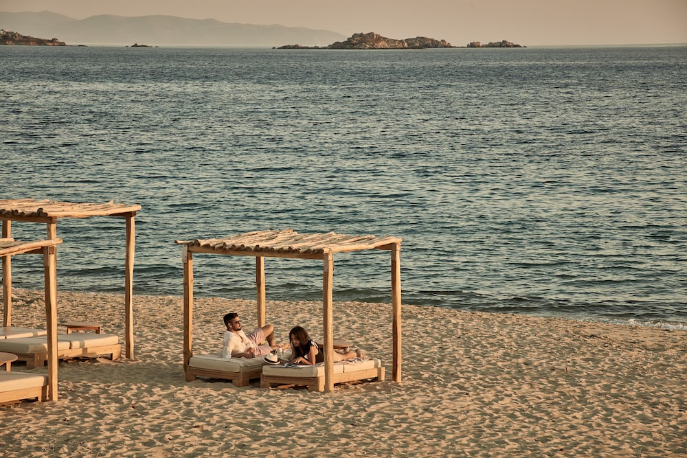 NAXIAN ON THE BEACH 38/50