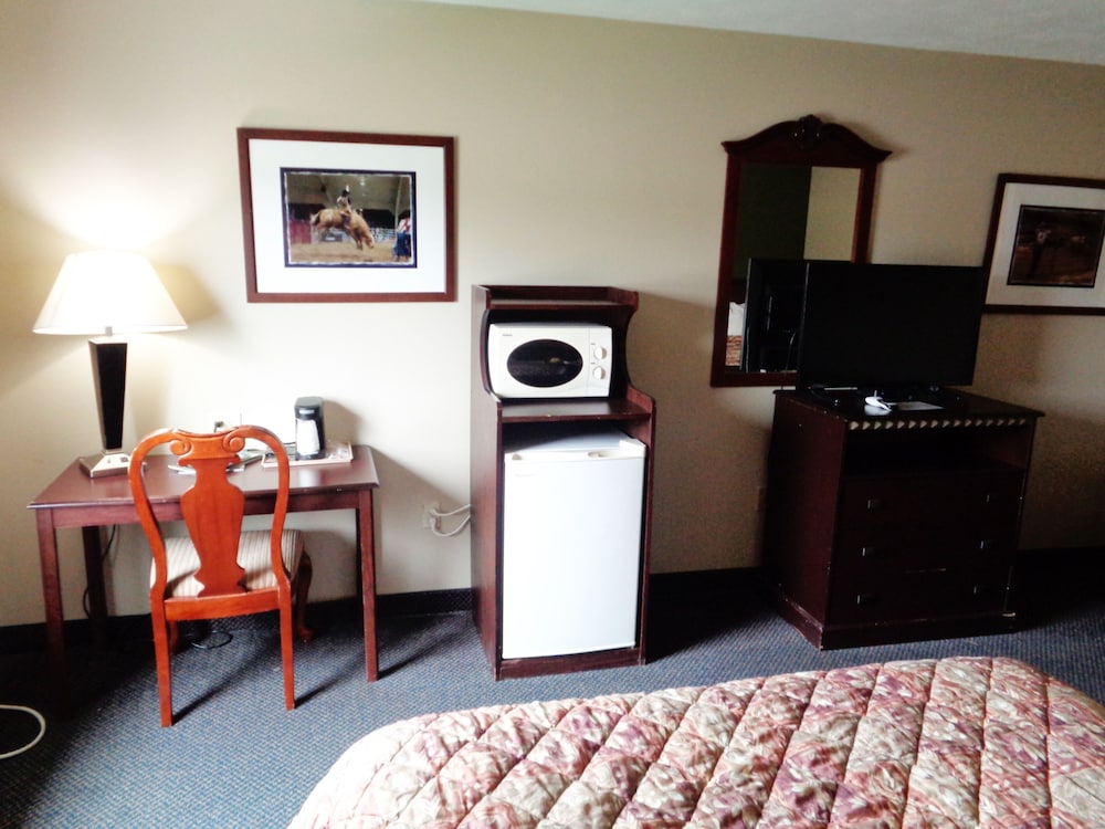 Fairgrounds Inn 37/42