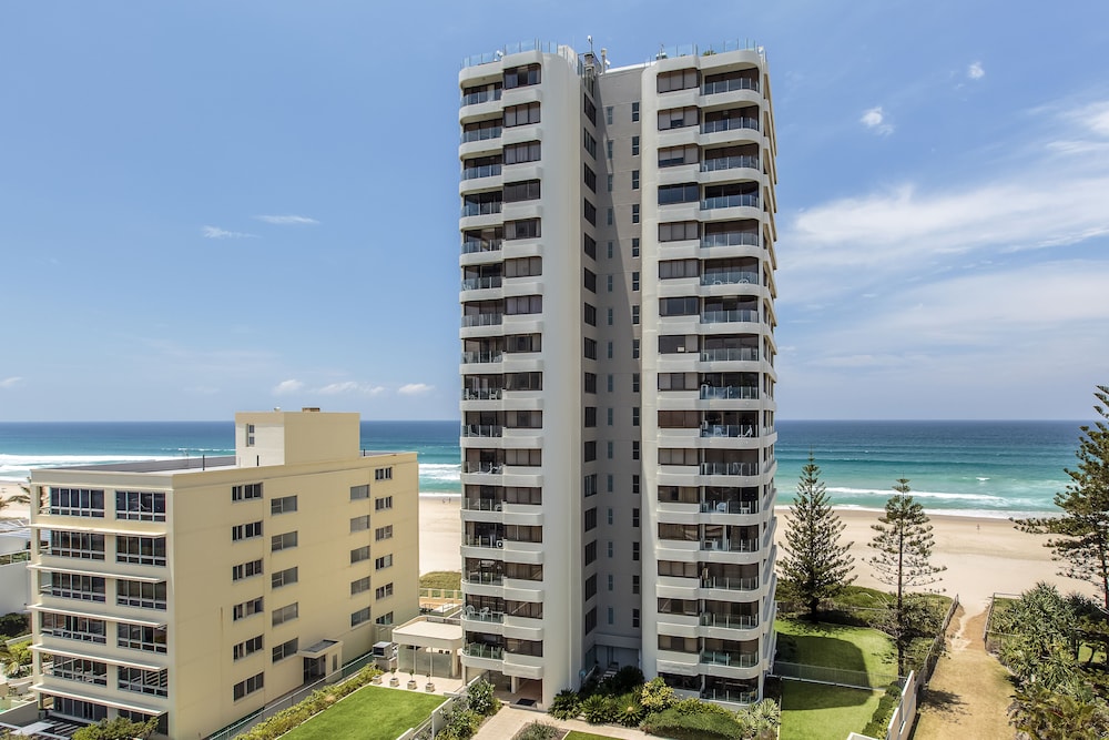 Dorchester on the Beach 4/48