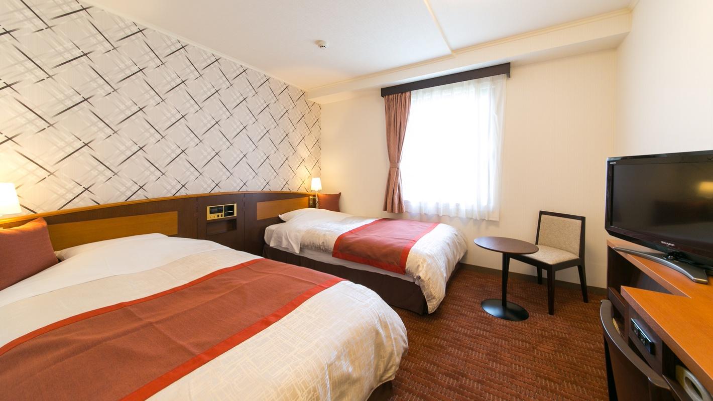 Run of House, Twin Beds, New Wing, Smoking