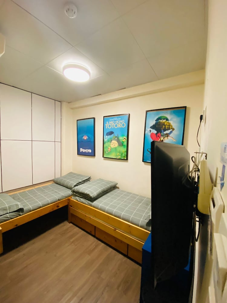 ALOHAS Hostel 13/37