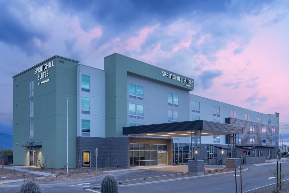 SpringHill Suites by Marriott Tucson at The Bridges 3/36