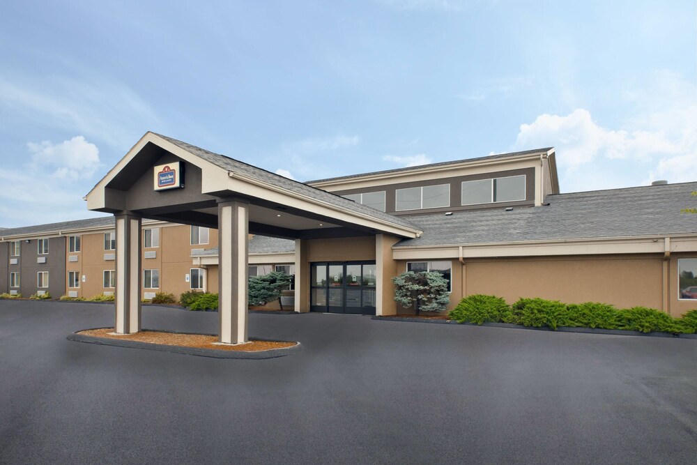 AmericInn by Wyndham Bay City 1/40