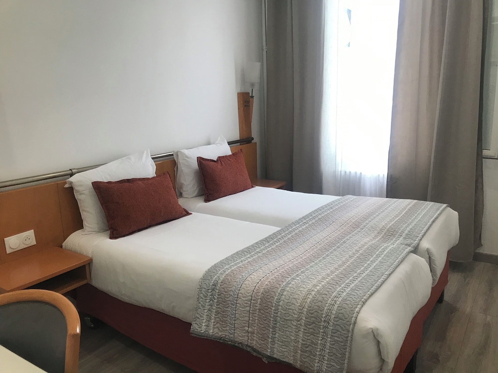 Morand Hotel 11/50