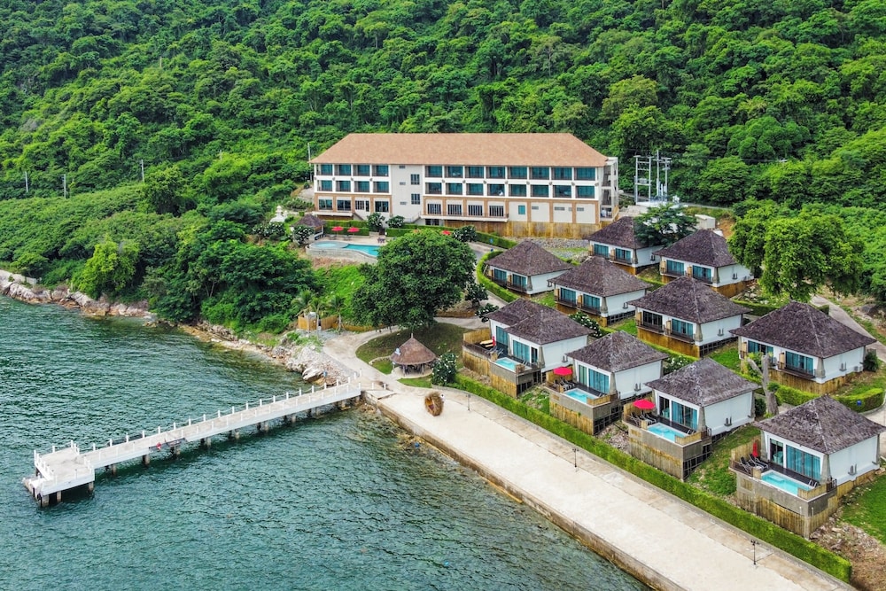 NOVOTEL KOH SI CHANG 32/41