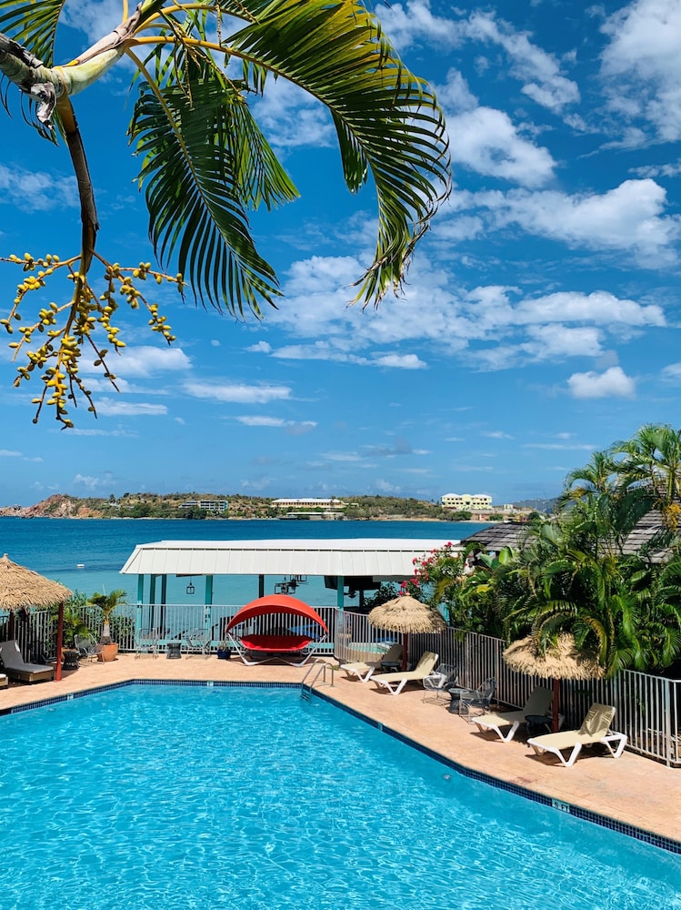 Emerald Beach Resort 1/74