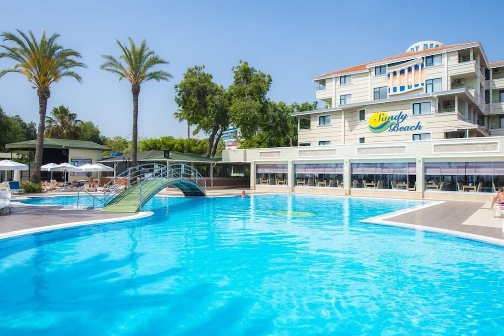 Sandy Beach Hotel 5/48