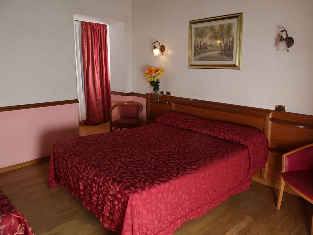 SANTA PRASSEDE 40/55